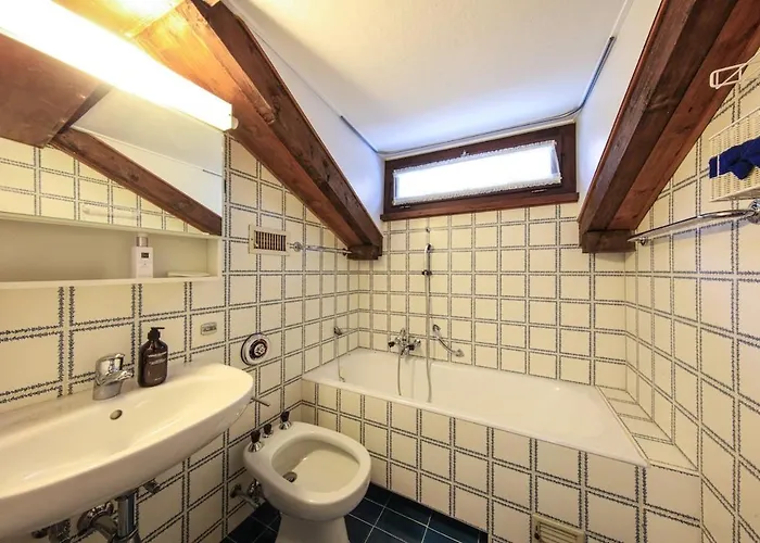 Haus Unter Der Buche Holiday home Locarno